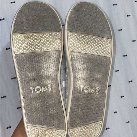 Toms - Picture 4 of 4